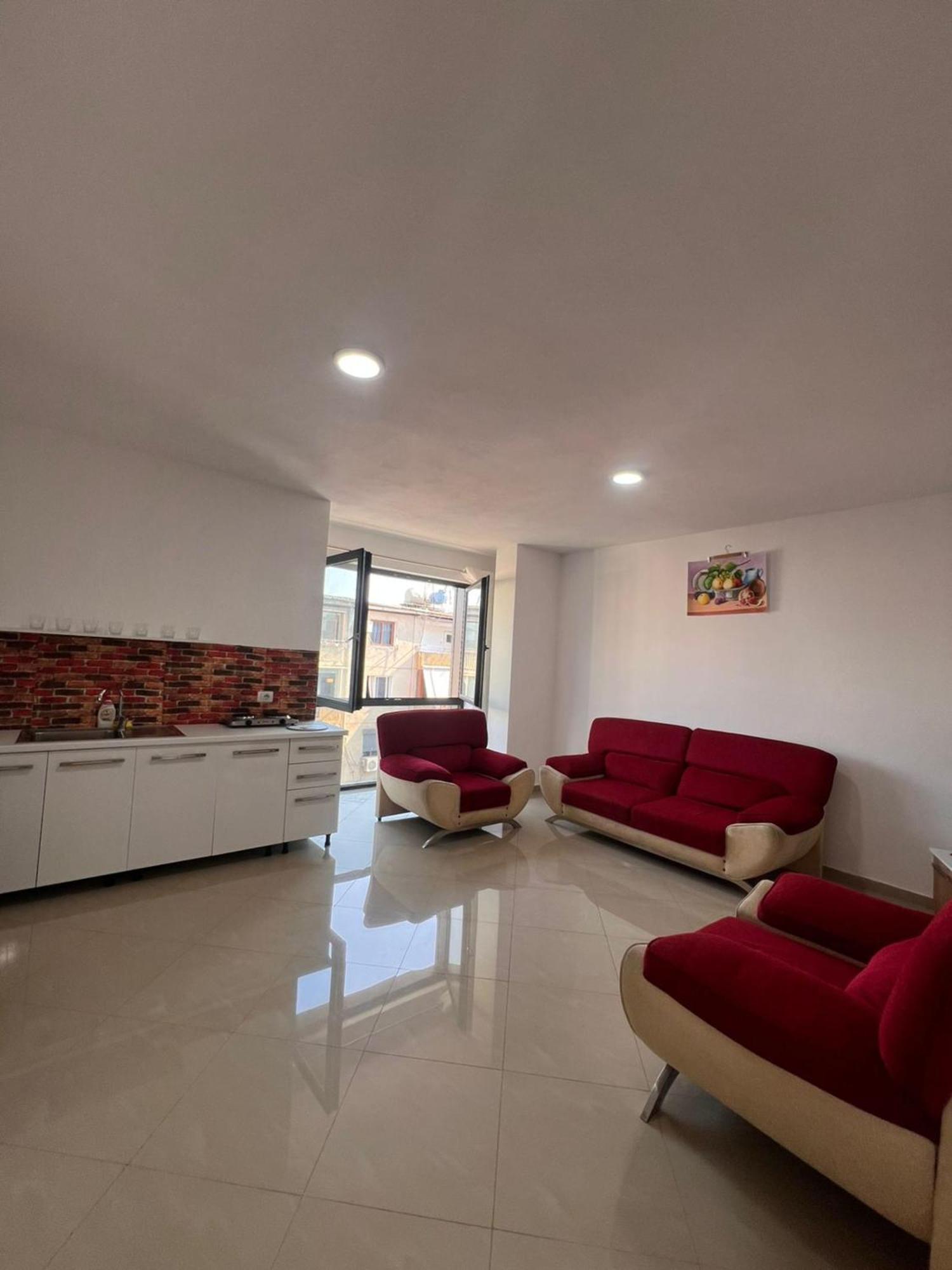 Kalpazo 21 * Tirana
